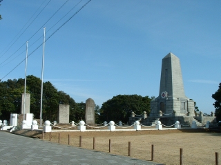 トルコ軍艦遭難慰霊碑全景